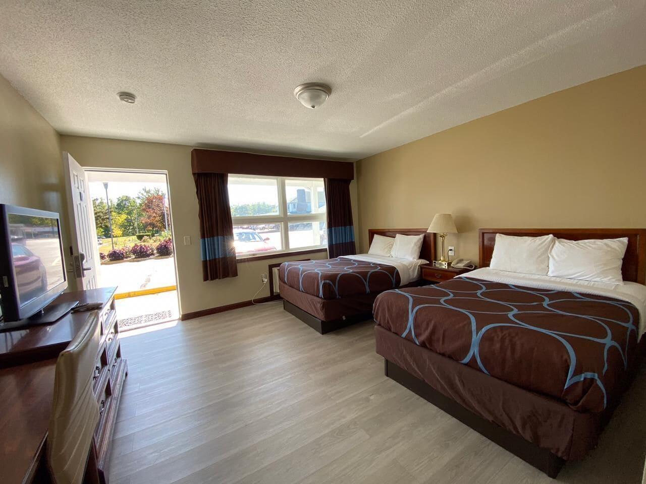 Elite Inn Moosup Exterior photo
