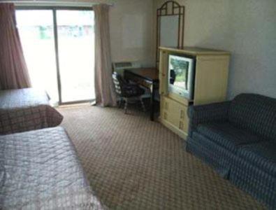 Elite Inn Moosup Room photo